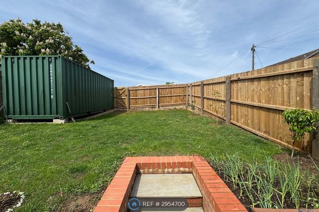 Redland Drive, Northampton photo 5