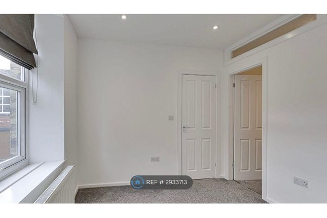 Batley Road, Heckmondwike photo 4