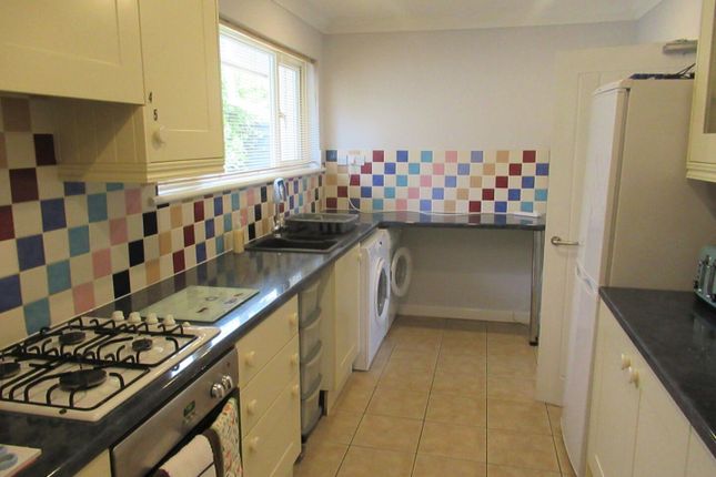 Room 2, 137 Clarence Road, East Cowes photo 3
