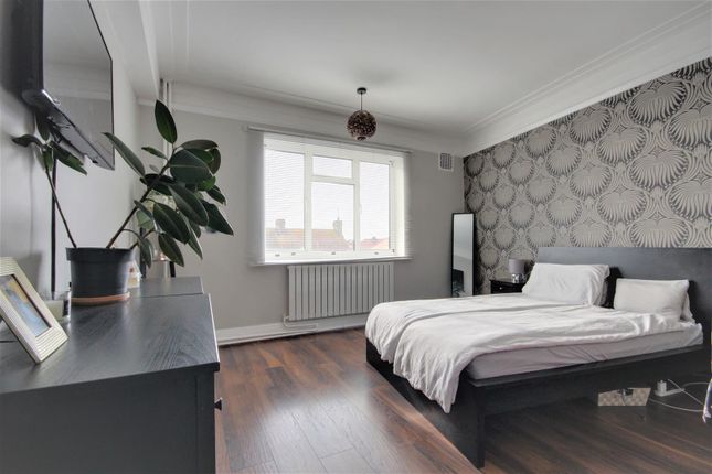 Flat for sale in Brighton Road, Worthing