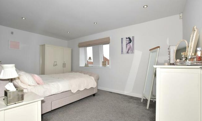 Flat for sale in Beacon Hill, Herne Bay