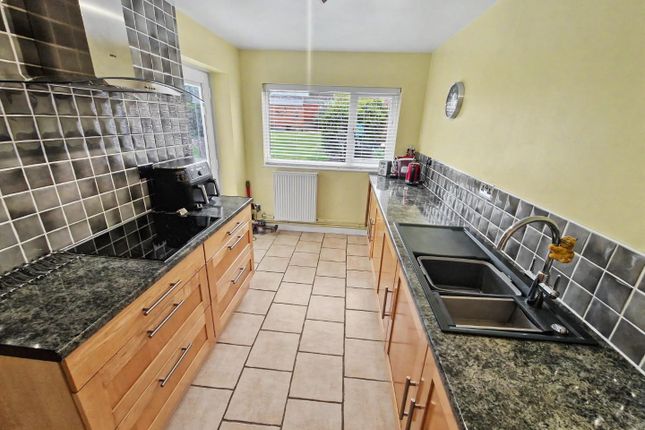 12, Sheridan Close, Rugby photo 3