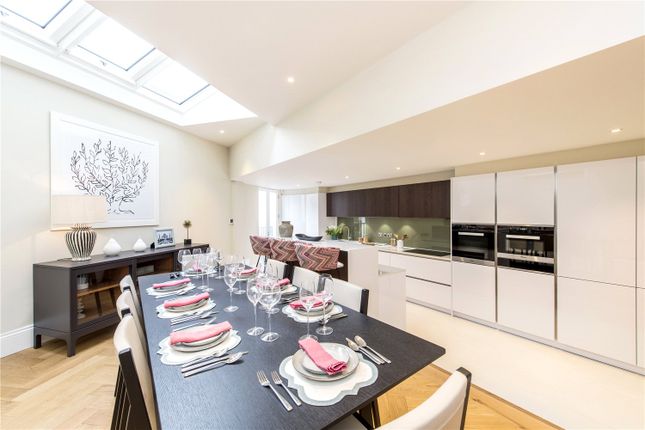 Flat for sale in Chesham Street, Belgravia, London