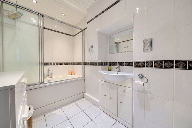 Flat A, 195, Earls Court Road, London photo 4