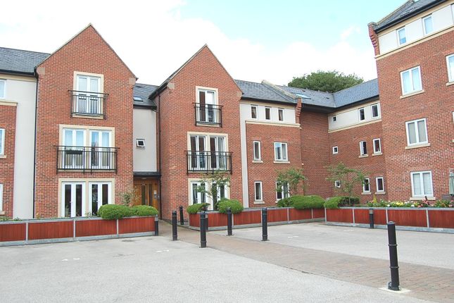 Thumbnail Flat to rent in Gilbert Scott Court, Old Amersham, Buckinghamshire