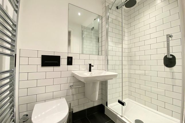 Flat for sale in Manhattan Apartments, George Street, Manchester