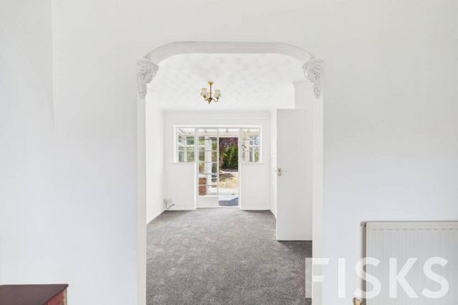 85, Rosewood Avenue, Hornchurch photo 4