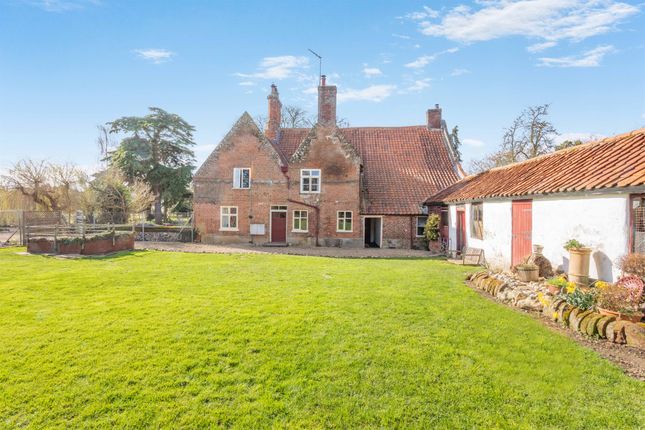 Wood Farm, North Pickenham Road, Swaffham photo 3