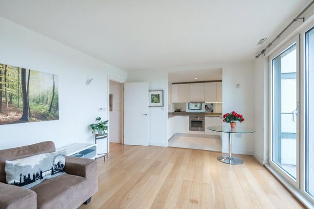 Vantage Building,Flat 509, Station Approach, Hayes photo 2