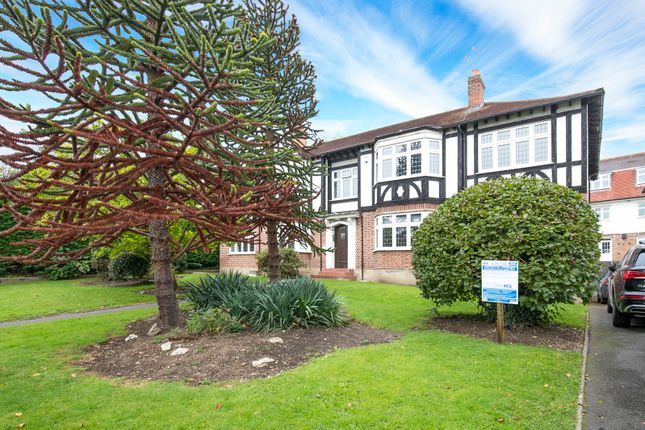 Thumbnail Flat to rent in Grange Court, High Road, Loughton, Essex