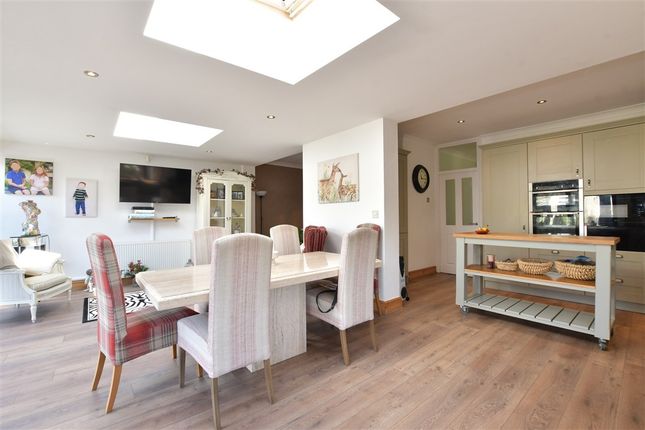 Grosvenor Drive, Hornchurch photo 4