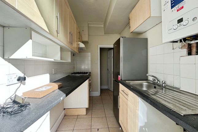 Northfield Avenue, Ealing photo 2