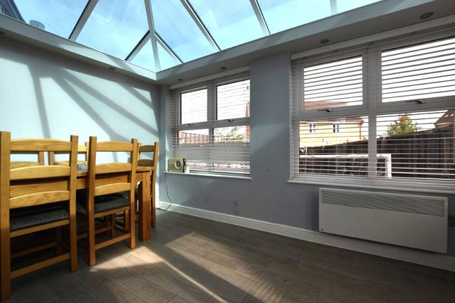 17, Violet Road, Wakefield photo 5