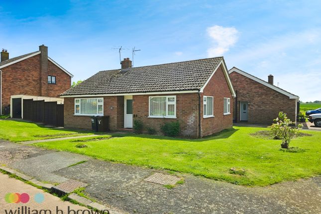 Detached bungalow to rent in Woodlands, Great Oakley, Harwich