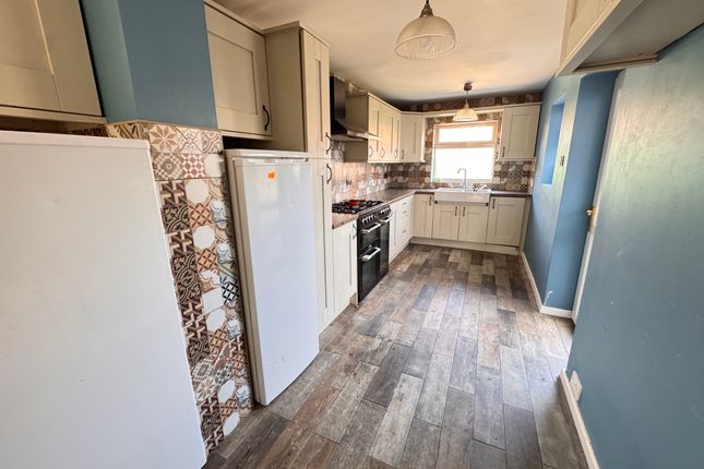 12, Acacia Drive, Wolverhampton photo 4