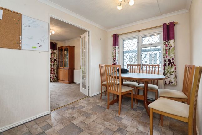 84, Avondale Park, Winchester photo 4