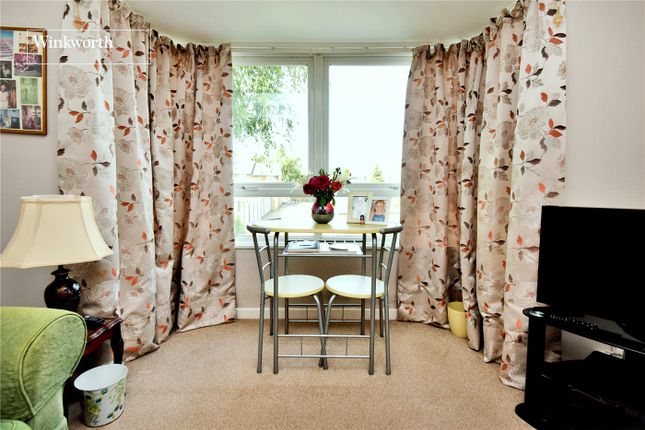 5, Handside Close, Worcester Park photo 4