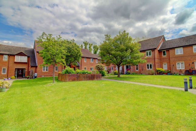 Flat for sale in Rosewood Gardens, High Wycombe, Buckinghamshire