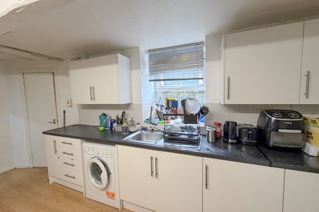 92, Trinity Street, Huddersfield photo 3