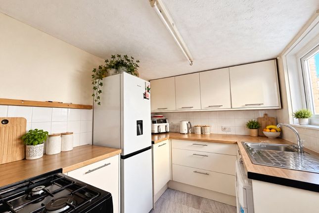 4, Catherine Terrace, Isle of Wight photo 2