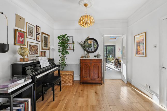 28, Stuart Road, London photo 4