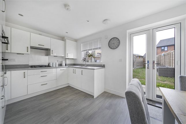 3, Gregory Close, Ebbsfleet Valley photo 3