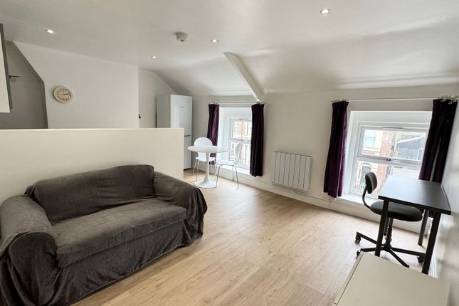 Top Flat, Tudor Street, Cardiff, Cardiff photo 5