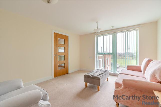 54 Glenhills Court, Little Glen Road, Leicester photo 3