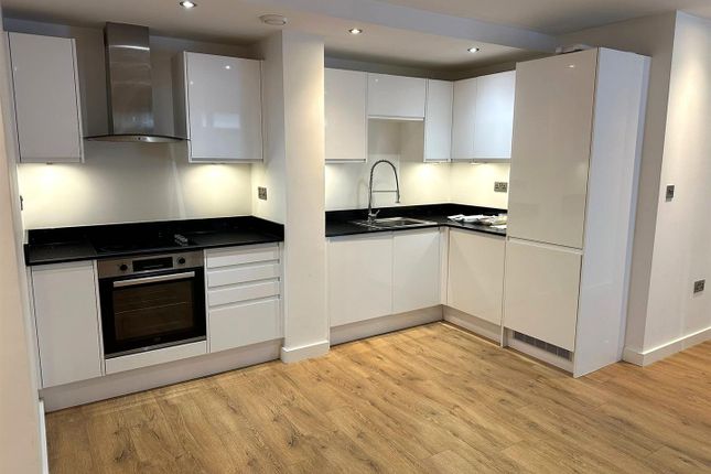 9, Hopewood Park, Dorking photo 2