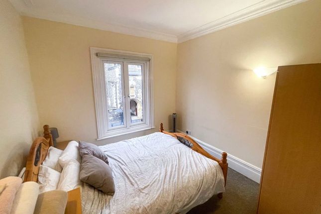 35A, Market Street, Watford photo 4