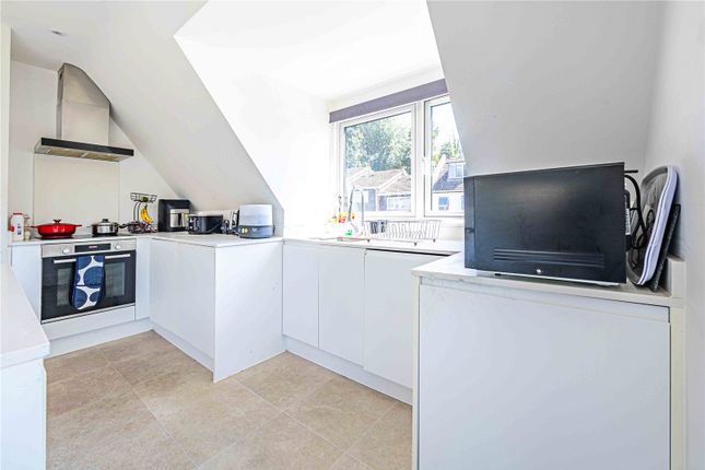 64D,, Glenview Road, Hertfordshire photo 4