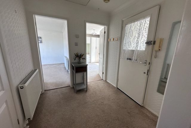 5, Lowfield Court, Hull photo 3