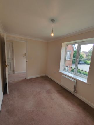 Flat 8, Sterling Court , Pound Road, Southampton photo 4