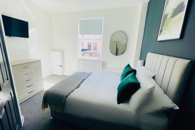 Thumbnail Room to rent in Wadham Street, Hartshill, Stoke-On-Trent