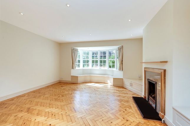 12, Bigwood Road, London photo 2