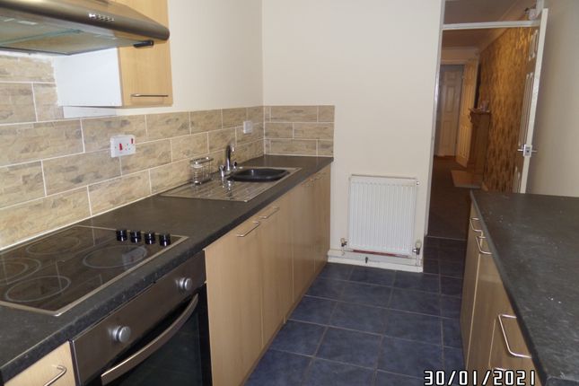 38, Warren Close, Tipton photo 5