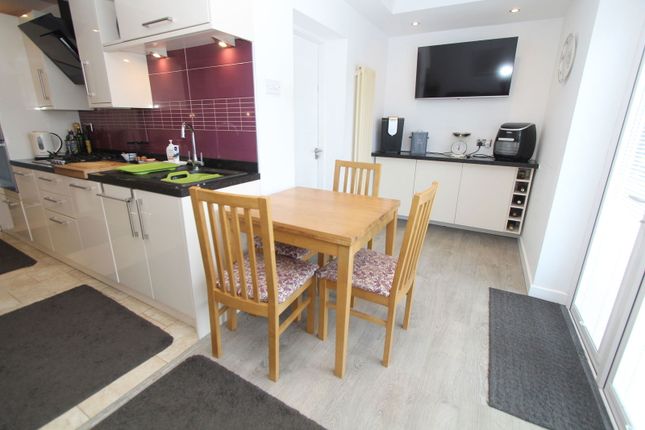 61, Planks Lane, Wolverhampton photo 3