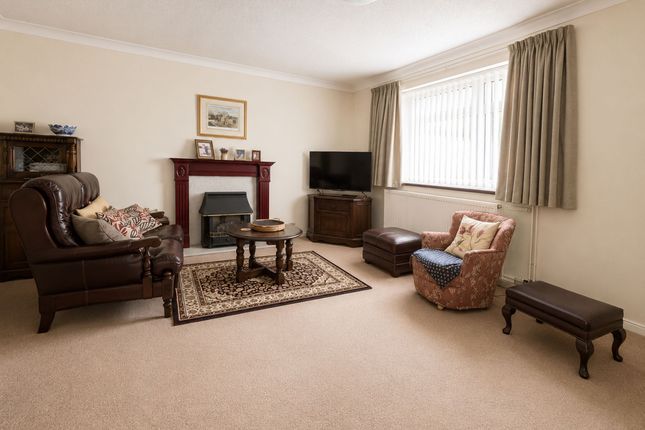 5 Pinecroft Way, Ipswich photo 2