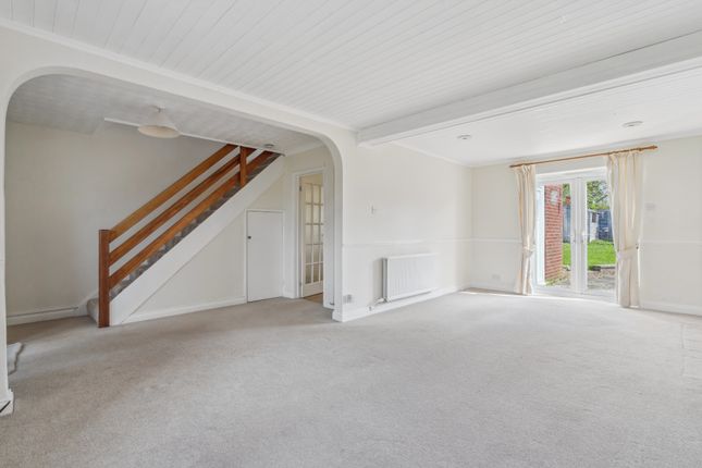 102 Quarrendon Road, Amersham photo 4