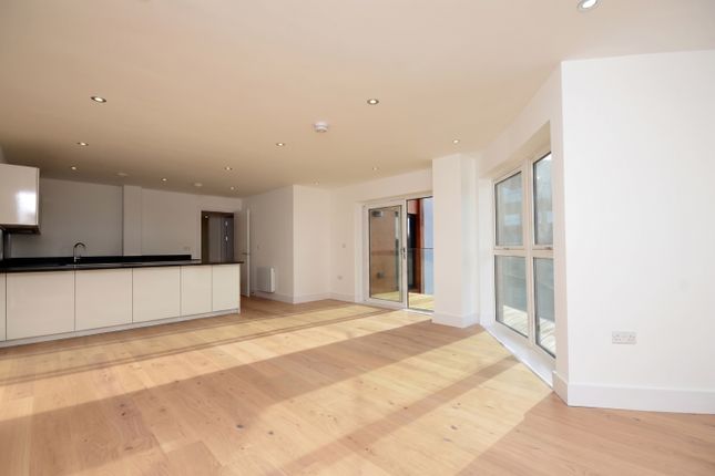 Flat 27, Elder House, 4 Water Lane, Kingston upon Thames photo 4