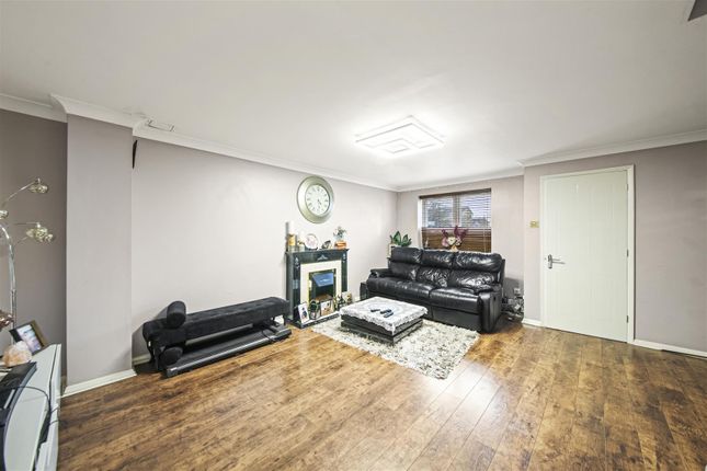 Binstead Close, Hayes photo 5