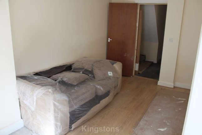 Flat to rent in Keppoch Street, Cardiff