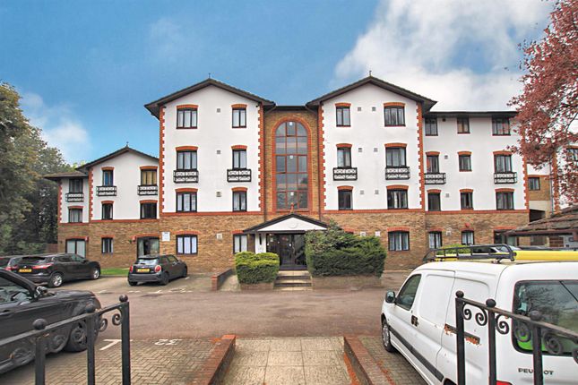 1-bed flat on Flat 6, The Beeches, Hounslow, £225,000