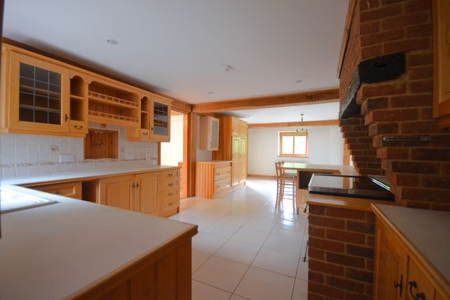 Oakwood, Long Lane, Royston photo 4