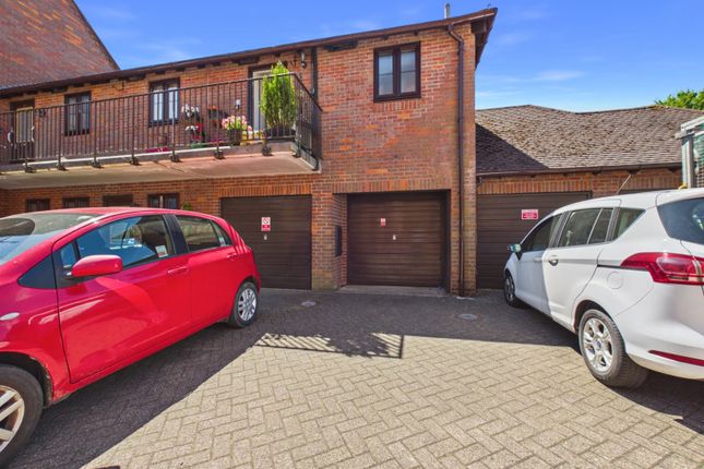 56, Town Bridge Court, Buckinghamshire photo 3
