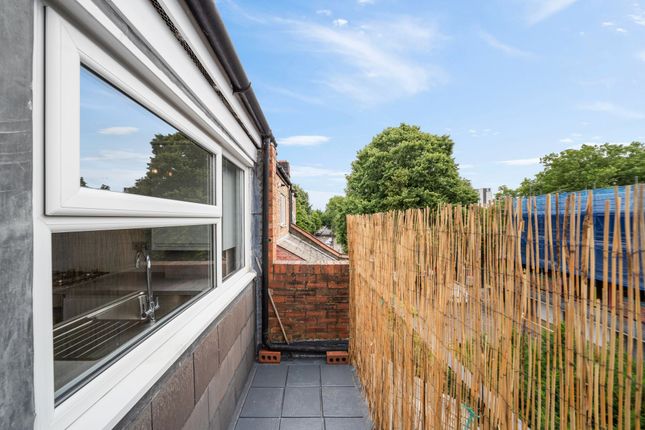 Flat 3, 78 Birnam Road, London, London photo 2