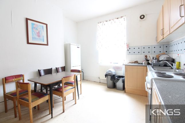 Terraced house to rent in The Broadway, Portswood Road, Southampton