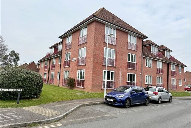 1-bed flat on Flat 4, Hayton Court Chestnut Walk, Durrington, £995/mo
