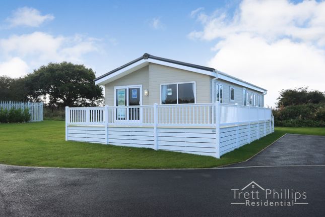 Thumbnail Mobile/park home for sale in Coast Road, Corton, Lowestoft, Suffolk