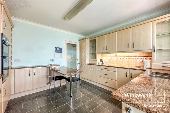 3, Old Pines Close, Dorset photo 4